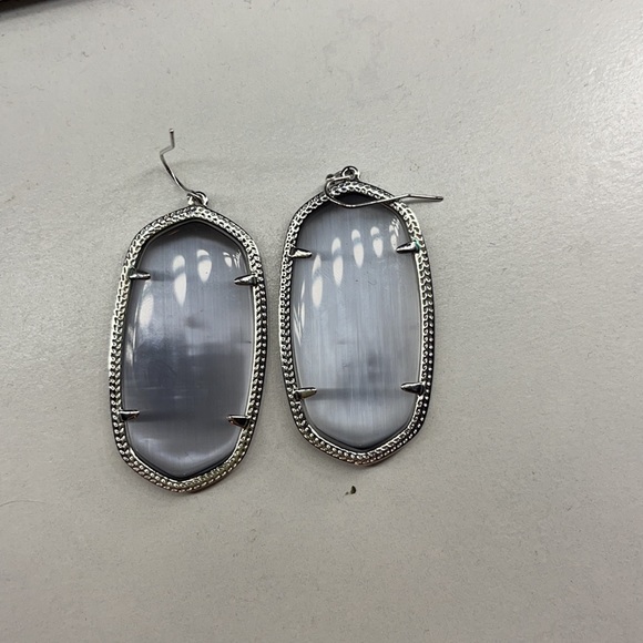 Kendra Scott Earrings - Picture 2 of 2